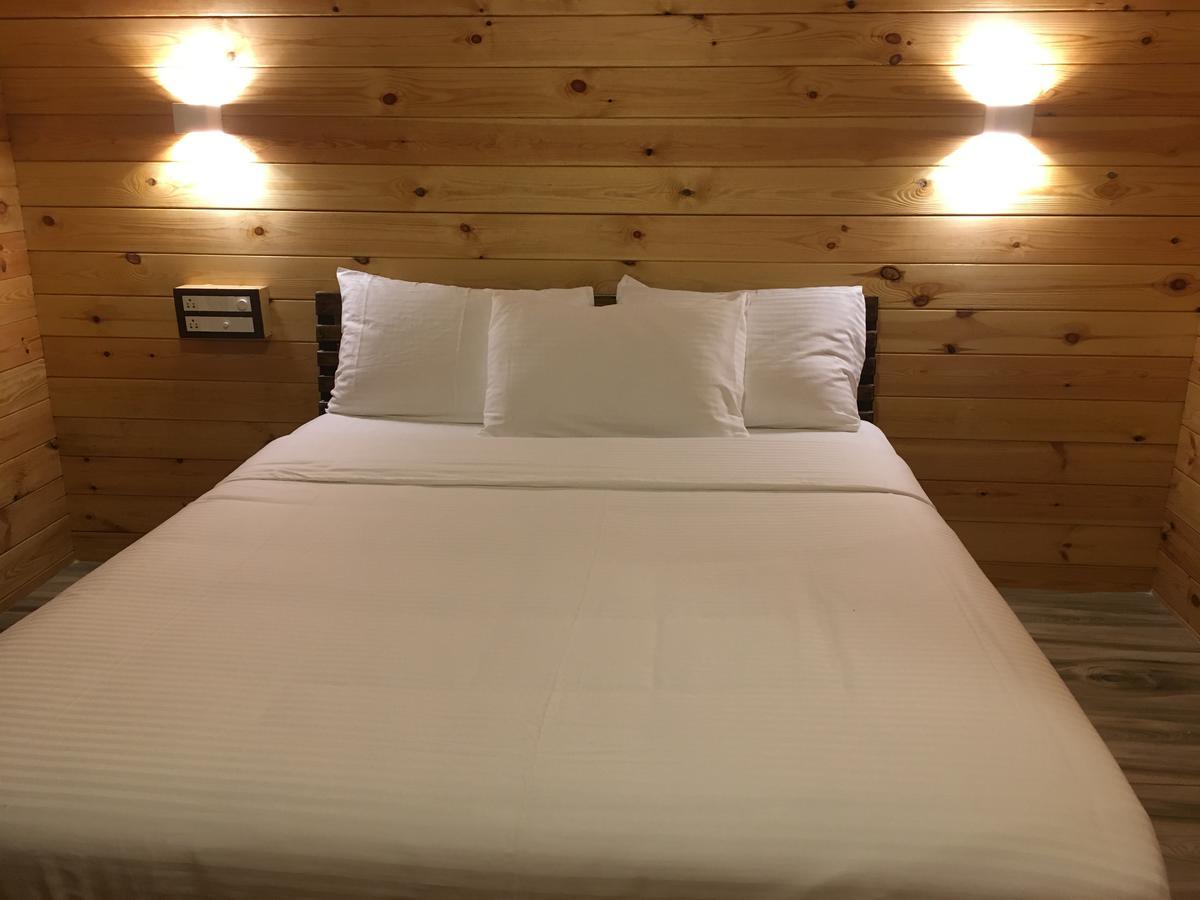 Breezywood Resort Mālvan Dış mekan fotoğraf