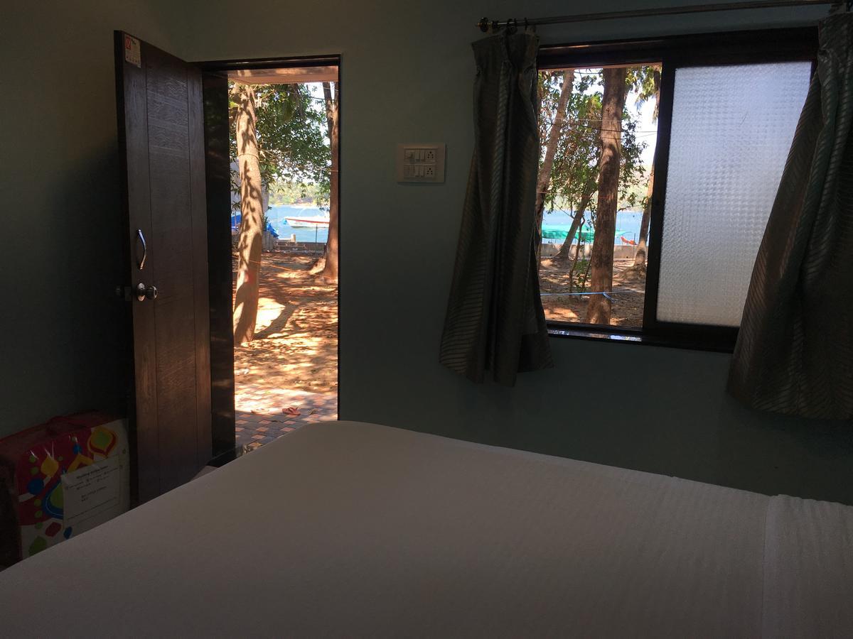 Breezywood Resort Mālvan Dış mekan fotoğraf
