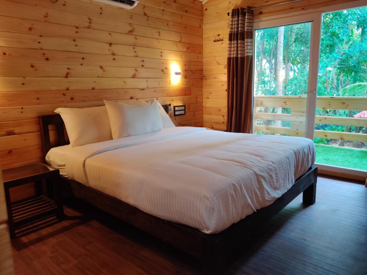 Breezywood Resort Mālvan Dış mekan fotoğraf