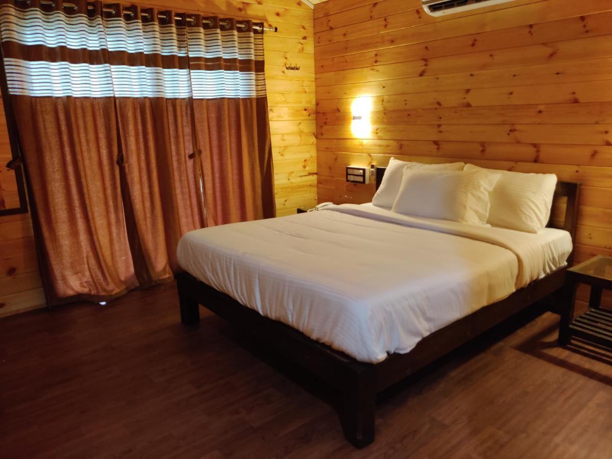 Breezywood Resort Mālvan Dış mekan fotoğraf