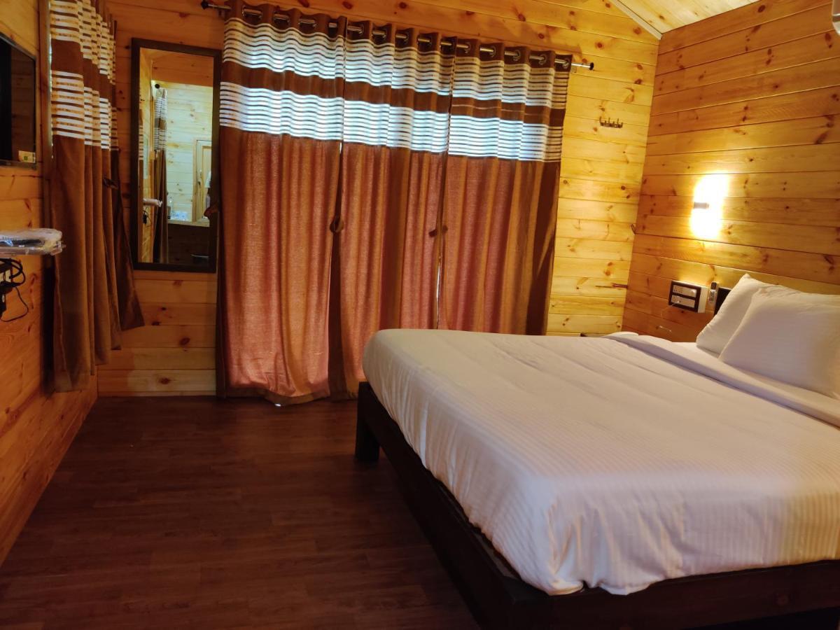 Breezywood Resort Mālvan Dış mekan fotoğraf